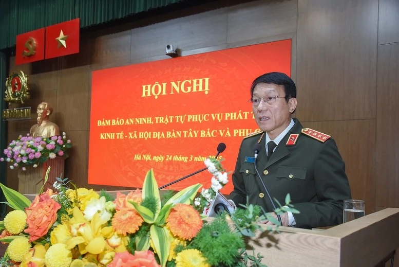 Bộ trưởng Bộ Công an Lương Tam Quang nhấn mạnh, Chính phủ tổ chức hội nghị này nhằm tập trung tháo gỡ những khó khăn, vướng mắc, "điểm nghẽn" để phát huy mọi nguồn lực phát triển kinh tế - xã hội, đảm bảo an ninh, trật tự địa bàn Tây Bắc và phụ cận... - :Ảnh: VGP/Nhật Bắc