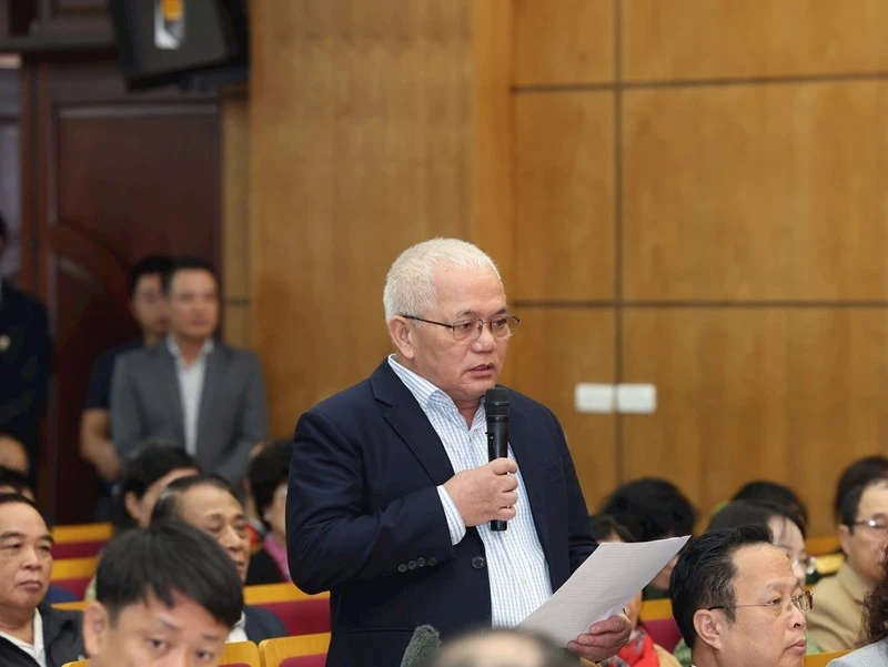 Cử tri Đơn vị bầu cử số 1 phát biểu.