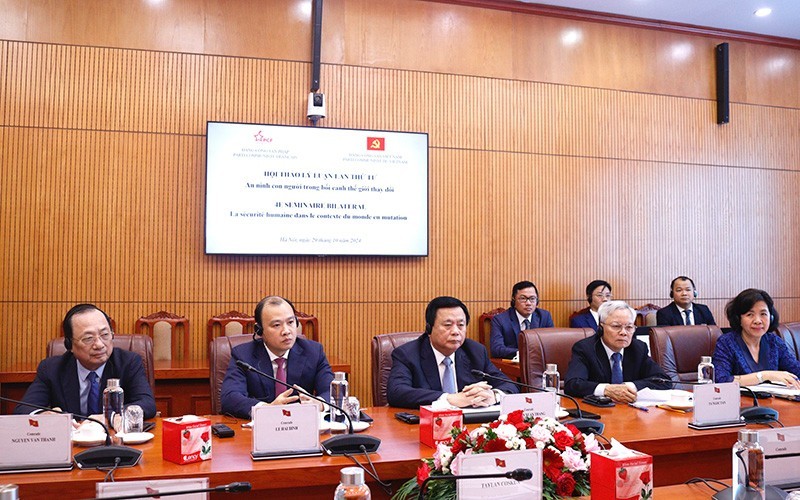 Các đại biểu tham dự Hội thảo lý luận lần thứ 4 giữa Đảng Cộng sản Việt Nam và Đảng Cộng sản Pháp. (Ảnh HUY LÊ) img-0199.jpg