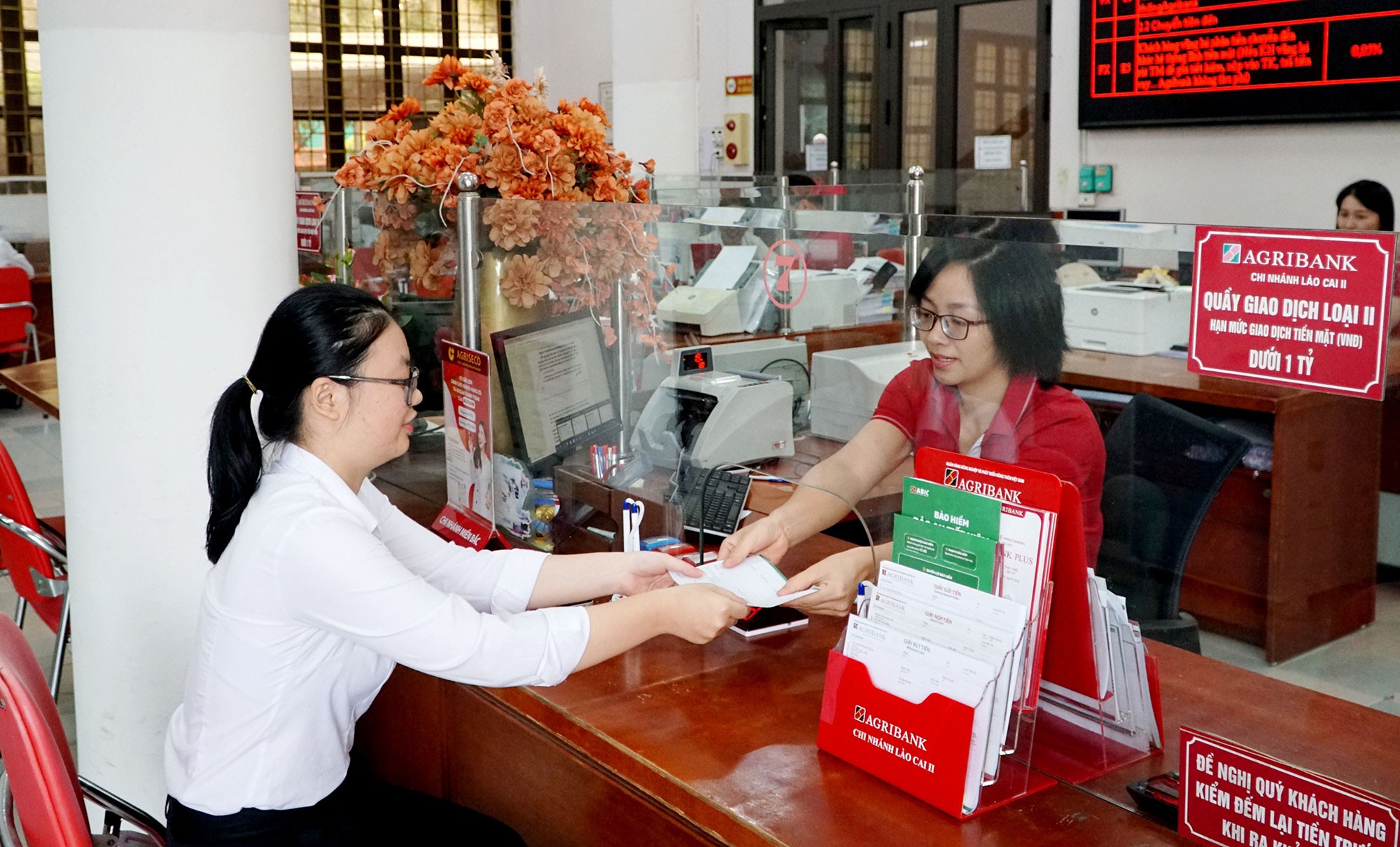 Tiền gửi dân cư tại Agribank Chi nhánh Lào Cai II tăng 4,2% so với đầu năm 2025. 23.jpg