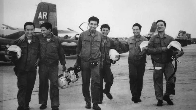 Phi đội Quyết thắng tại sân bay Thành Sơn (Phan Rang) chiều 28/4/1975 sau khi tấn công sân bay Tân Sơn Nhất. (Ảnh: Tư liệu/TTXVN)