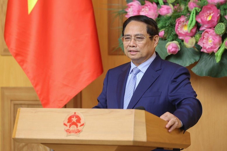 Thủ tướng Phạm Minh Chính kêu gọi Vương quốc Anh, các doanh nghiệp Anh thực hiện 6 đột phá cùng Việt Nam, đưa cả kim ngạch thương mại song phương và vốn đầu tư của Anh vào Việt Nam vượt mốc 10 tỷ USD trong những năm tới - Ảnh: VGP/Nhật Bắc Thủ tướng Phạm Minh Chính kêu gọi Vương quốc Anh, các doanh nghiệp Anh thực hiện 6 đột phá cùng Việt Nam, đưa cả kim ngạch thương mại song phương và vốn đầu tư của Anh vào Việt Nam vượt mốc 10 tỷ USD trong những năm tới - Ảnh: VGP/Nhật Bắc