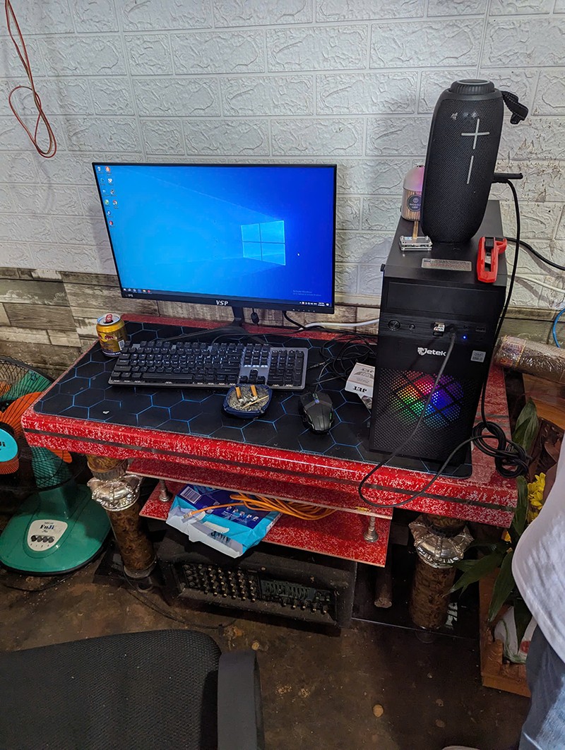 Phương tiện phục vụ cho việc làm giả tài liệu. Ảnh: CACC img-0201.png