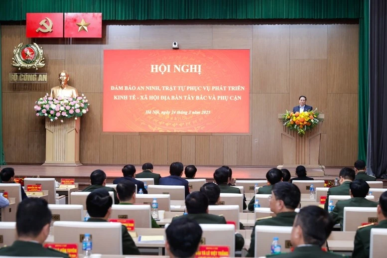 Trong năm 2025, Thủ tướng Chính phủ giao đối với các bộ, ngành, địa phương hoàn thành 9 nhiệm vụ lớn, trọng tâm chủ yếu về chăm lo, phát triển kinh tế, văn hóa, giáo dục vùng Tây Bắc và vùng phụ cận - Ảnh: VGP/Nhật Bắc