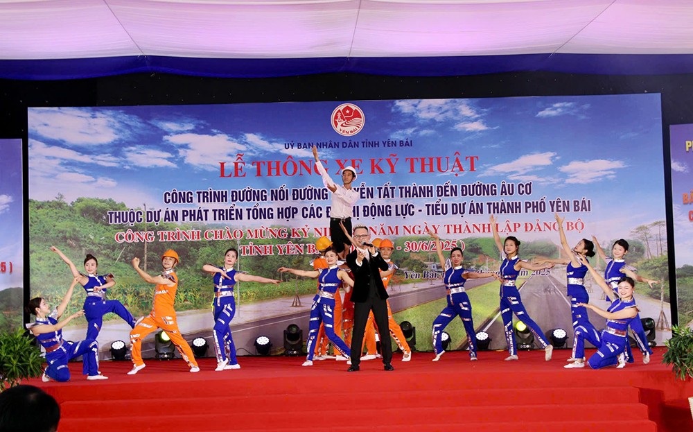 Thông xe kỹ thuật tuyến đường huyết mạch nối đường Nguyễn Tất Thành và đường Âu Cơ ảnh 3 Thông xe kỹ thuật tuyến đường huyết mạch nối đường Nguyễn Tất Thành và đường Âu Cơ ảnh 3