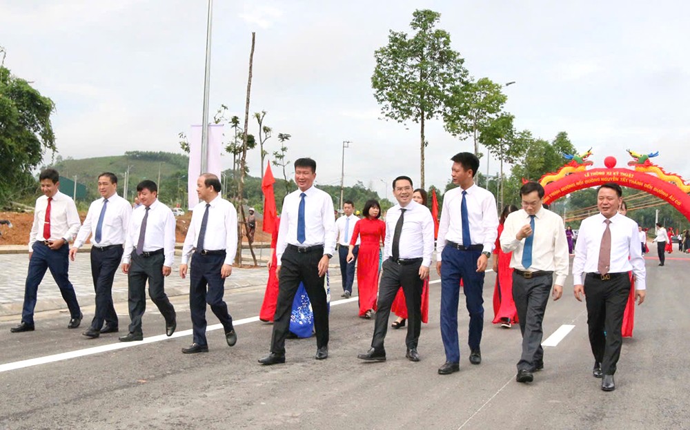 Thông xe kỹ thuật tuyến đường huyết mạch nối đường Nguyễn Tất Thành và đường Âu Cơ ảnh 6 Thông xe kỹ thuật tuyến đường huyết mạch nối đường Nguyễn Tất Thành và đường Âu Cơ ảnh 6