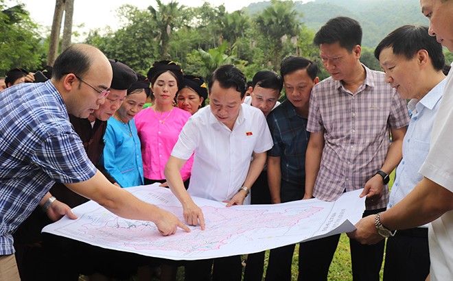 Bí thư Tỉnh ủy, Trưởng đoàn Đại biểu Quốc hội tỉnh Đỗ Đức Duy tiếp xúc cử tri huyện Lục Yên ảnh 8 Bí thư Tỉnh ủy, Trưởng đoàn Đại biểu Quốc hội tỉnh Đỗ Đức Duy tiếp xúc cử tri huyện Lục Yên ảnh 8