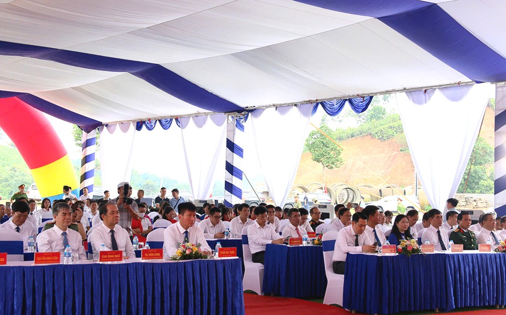 Thông xe kỹ thuật tuyến đường huyết mạch nối đường Nguyễn Tất Thành và đường Âu Cơ ảnh 1 Thông xe kỹ thuật tuyến đường huyết mạch nối đường Nguyễn Tất Thành và đường Âu Cơ ảnh 1