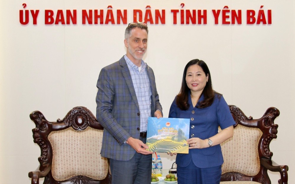 Phó Chủ tịch UBND tỉnh Vũ Thị Hiền Hạnh tiếp xã giao đoàn công tác của Đại sứ quán Canada tại Việt Nam ảnh 1 Phó Chủ tịch UBND tỉnh Vũ Thị Hiền Hạnh tiếp xã giao đoàn công tác của Đại sứ quán Canada tại Việt Nam ảnh 1