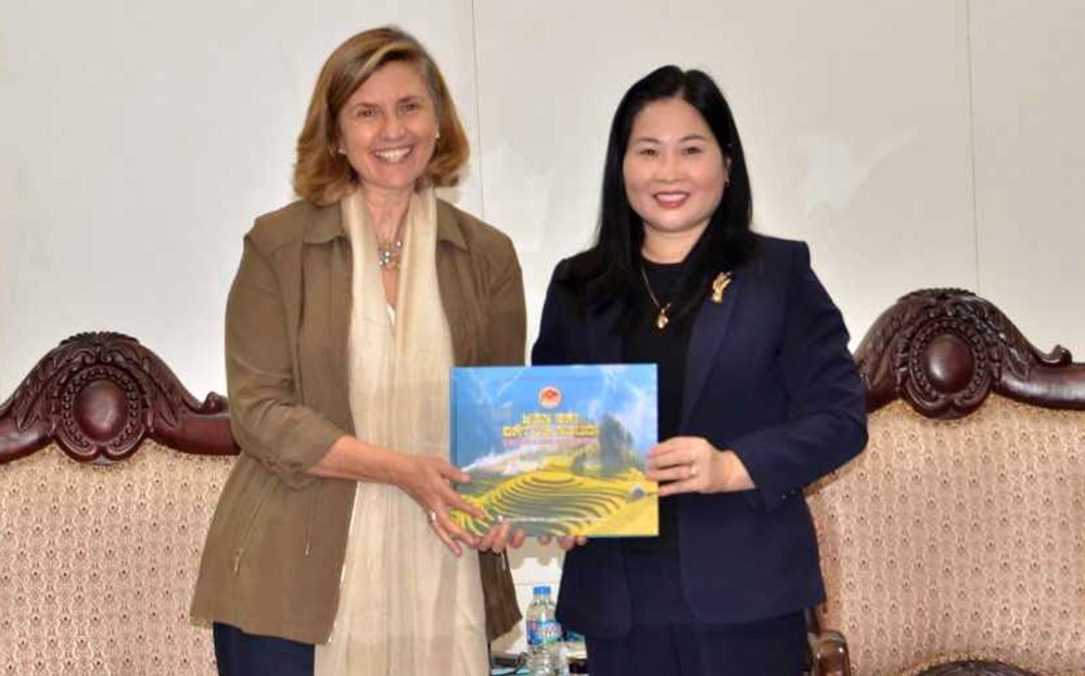 Phó Chủ tịch UBND tỉnh Vũ Thị Hiền Hạnh tiếp và làm việc với Đoàn công tác của Đại sứ quán Canada ảnh 1