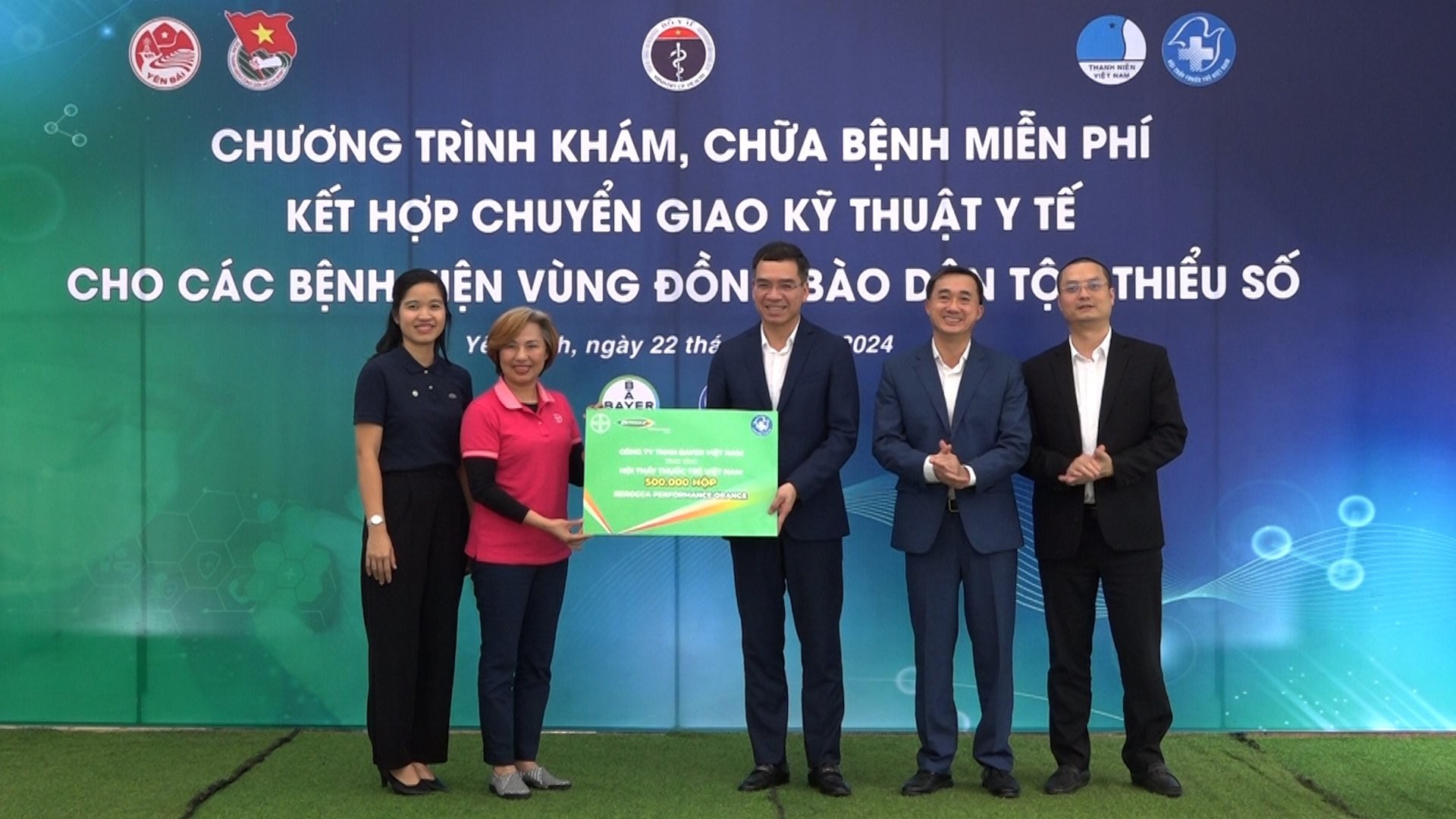 Tại Yên Bái: Phát động chiến dịch khám chữa bệnh miễn phí kết hợp chuyển giao kỹ thuật y tế cho các bệnh viện vùng đồng bào dân tộc thiểu số ảnh 2 Tại Yên Bái: Phát động chiến dịch khám chữa bệnh miễn phí kết hợp chuyển giao kỹ thuật y tế cho các bệnh viện vùng đồng bào dân tộc thiểu số ảnh 2