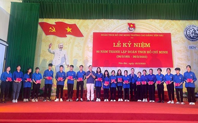 Đoàn Trường Cao đẳng Yên Bái sôi nổi hoạt động chào mừng kỷ niệm Ngày thành lập Đoàn ảnh 1 Đoàn Trường Cao đẳng Yên Bái sôi nổi hoạt động chào mừng kỷ niệm Ngày thành lập Đoàn ảnh 1