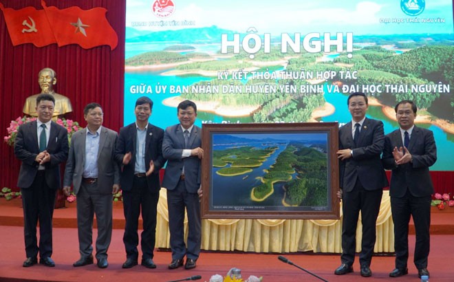 UBND huyện Yên Bình ký kết Thỏa thuận hợp tác với Đại học Thái Nguyên ảnh 5 UBND huyện Yên Bình ký kết Thỏa thuận hợp tác với Đại học Thái Nguyên ảnh 5