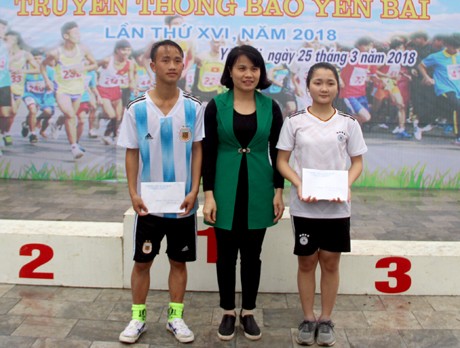 Giải Việt dã truyền thống Báo Yên Bái lần thứ XVI - năm 2018: Sôi động, hấp dẫn ảnh 7 Giải Việt dã truyền thống Báo Yên Bái lần thứ XVI - năm 2018: Sôi động, hấp dẫn ảnh 7