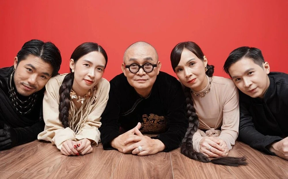 Nghệ sĩ Xuân Hinh: "Tôi đi xe đạp mà tán được vợ là hoa hậu phố Hàng Buồm" ảnh 1