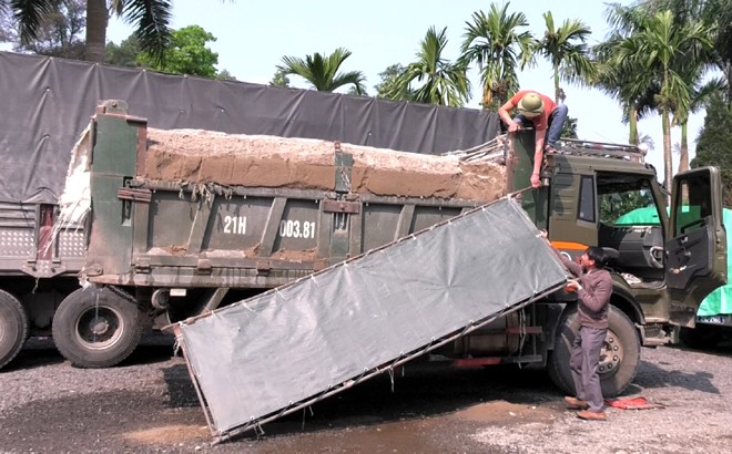 Yên Bái kiên quyết "xử" xe quá tải ảnh 5 Yên Bái kiên quyết "xử" xe quá tải ảnh 5