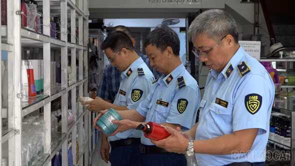 Lạc giữa “ma trận” mỹ phẩm