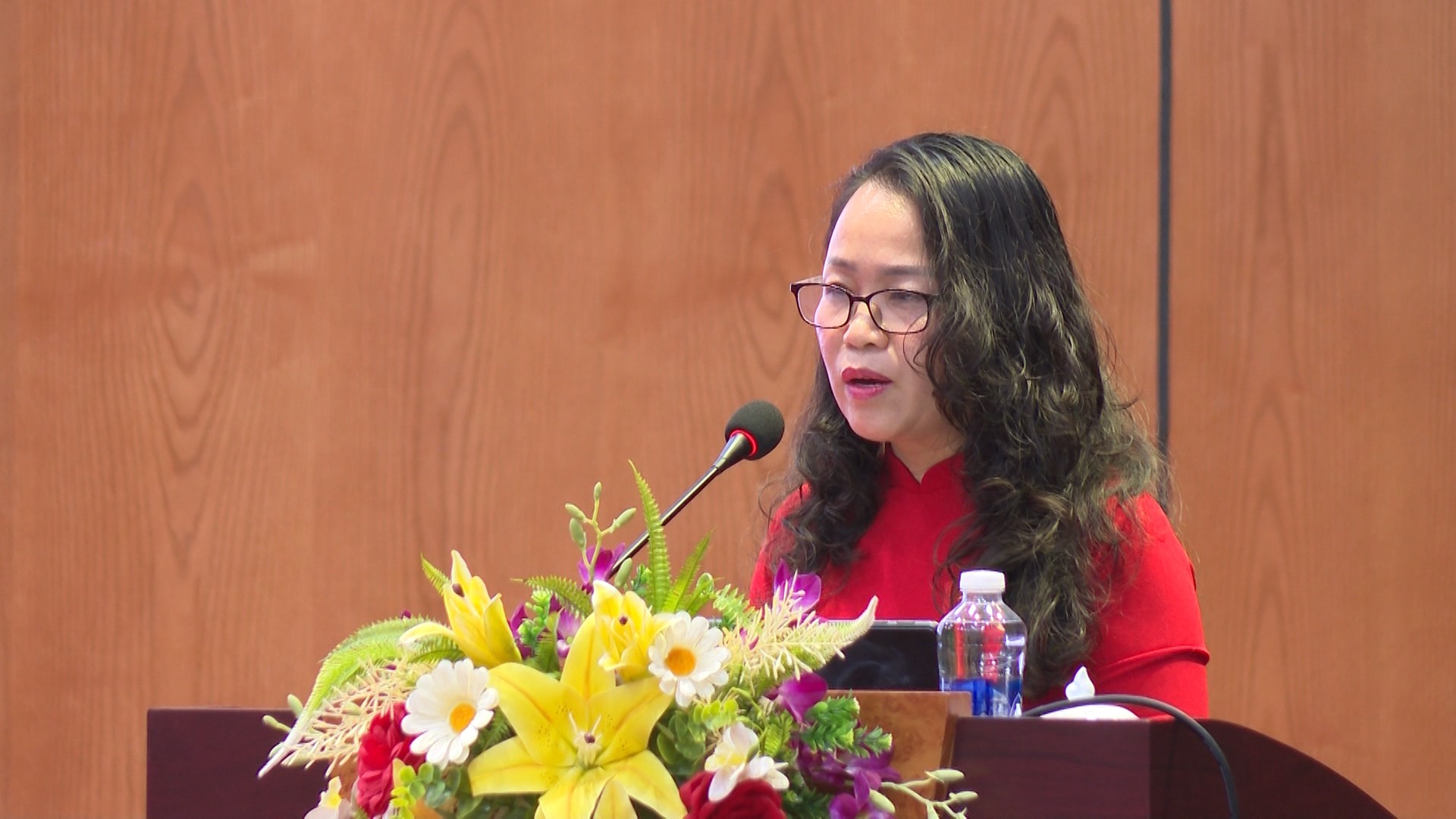 Giảng viên truyền đạt chuyên đề. 1.jpg