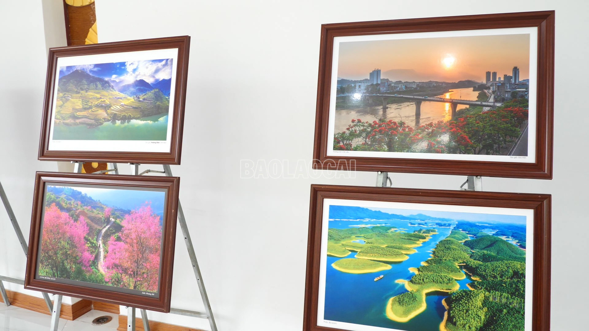 Một số tác phẩm ảnh tại triển lãm. baolaocai-c_4.jpg