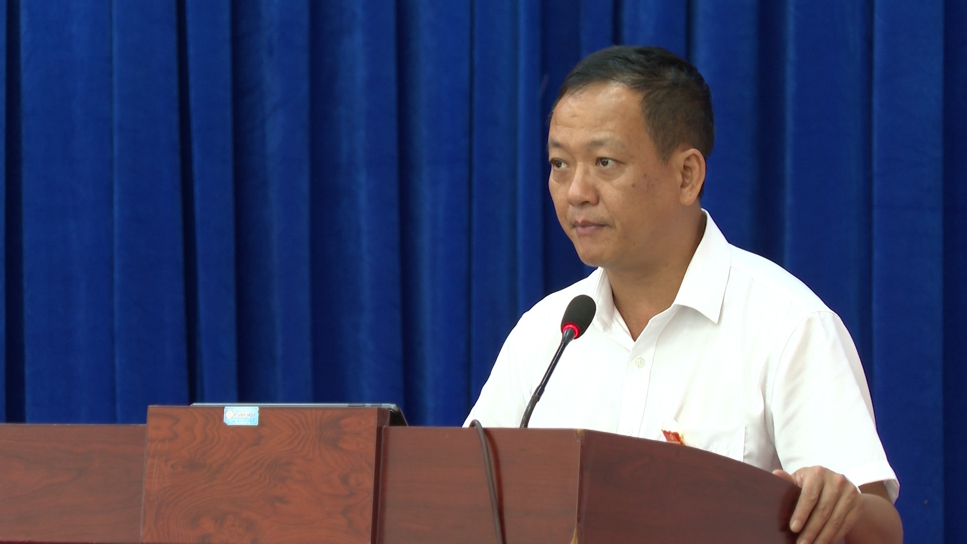 Ông Vũ Hùng Dũng - Tỉnh ủy viên, Bí thư Đảng ủy, Chủ tịch HĐND phường phát biểu chỉ đạo. 1.jpg