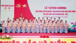 Tuyên dương quân nhân chuyên nghiệp, công nhân và viên chức quốc phòng 
