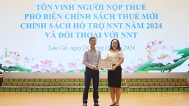 Cục Thuế tỉnh tôn vinh và đối thoại với người nộp thuế