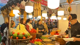 Khám phá ẩm thực tại Hội chợ Thương mại Quốc tế Việt - Trung (Lào Cai)