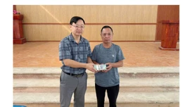 Giải ngân 800 triệu đồng cho hội viên nông dân xã Việt Tiến vay chăm sóc, phát triển cây quế