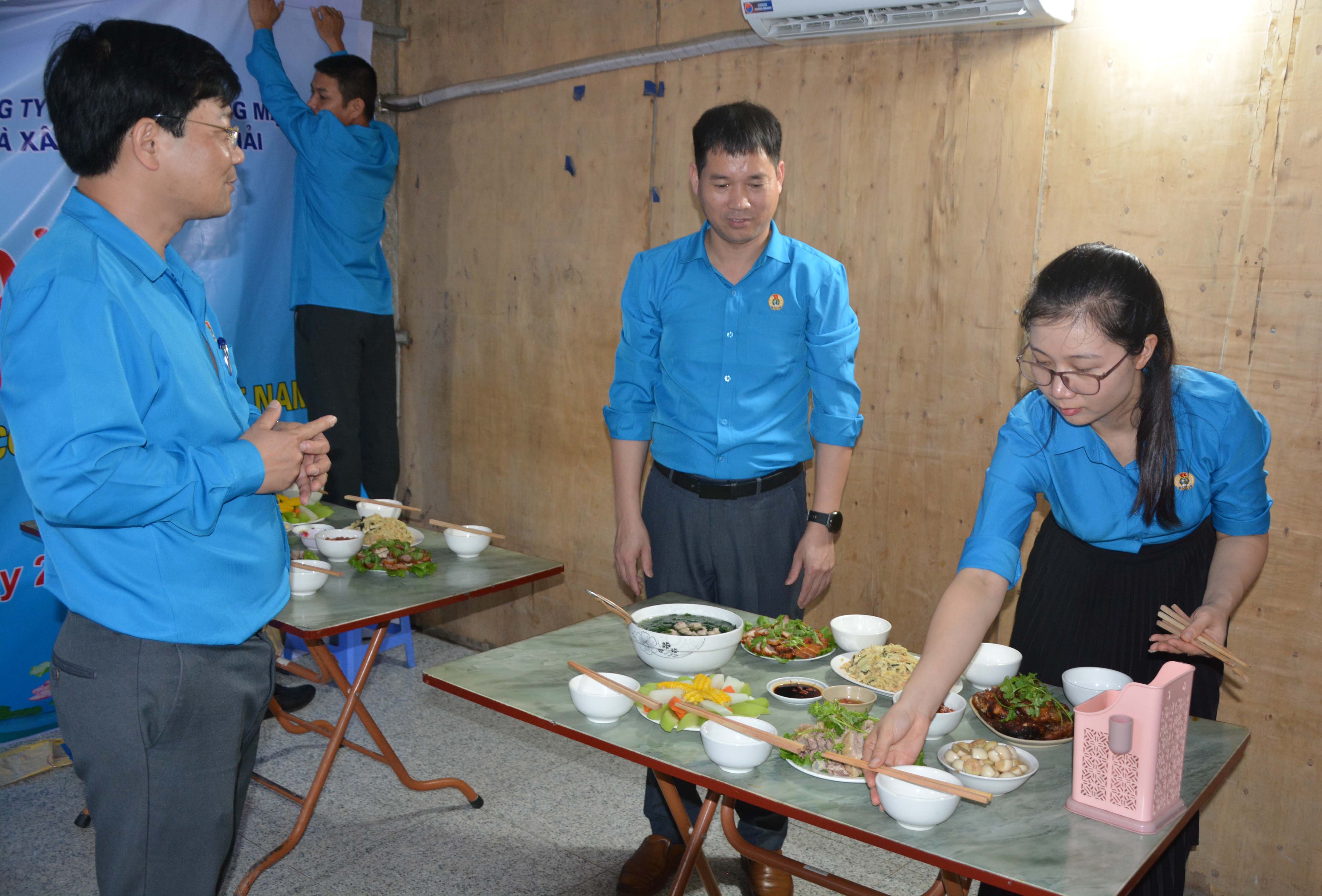 Các công đoàn cơ sở tổ chức nhiều hoạt động, chương trình hữu ích hướng về đoàn viên, lao động, góp phần quảng bá và nâng cao hình ảnh, vai trò tổ chức công đoàn. DSC_8445.JPG