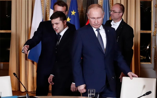 Tổng thống Vladimir Putin và người đồng cấp Volodymyr Zelensky tại một cuộc họp ở Điện Elysee (Pháp) ngày 9/12/2019.