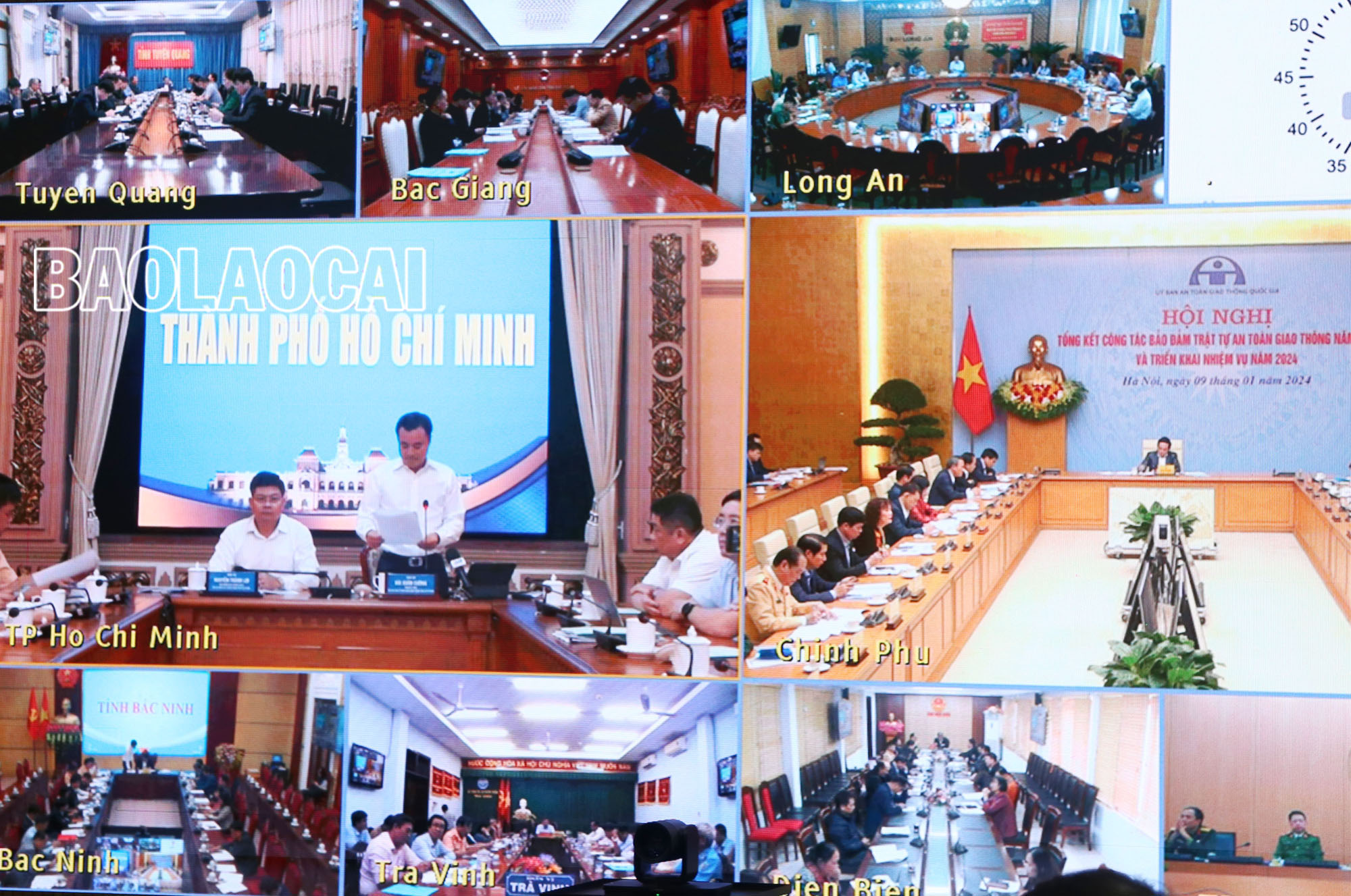 Các đại biểu thảo luận tại hội nghị. dtc1-6-7351.jpg