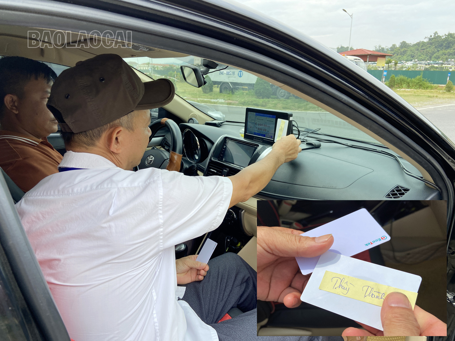 Học viên và thầy giáo dạy lái xe đều được quản lý bằng thẻ và hệ thống định vị hành trình suốt quá trình học. 44.jpg