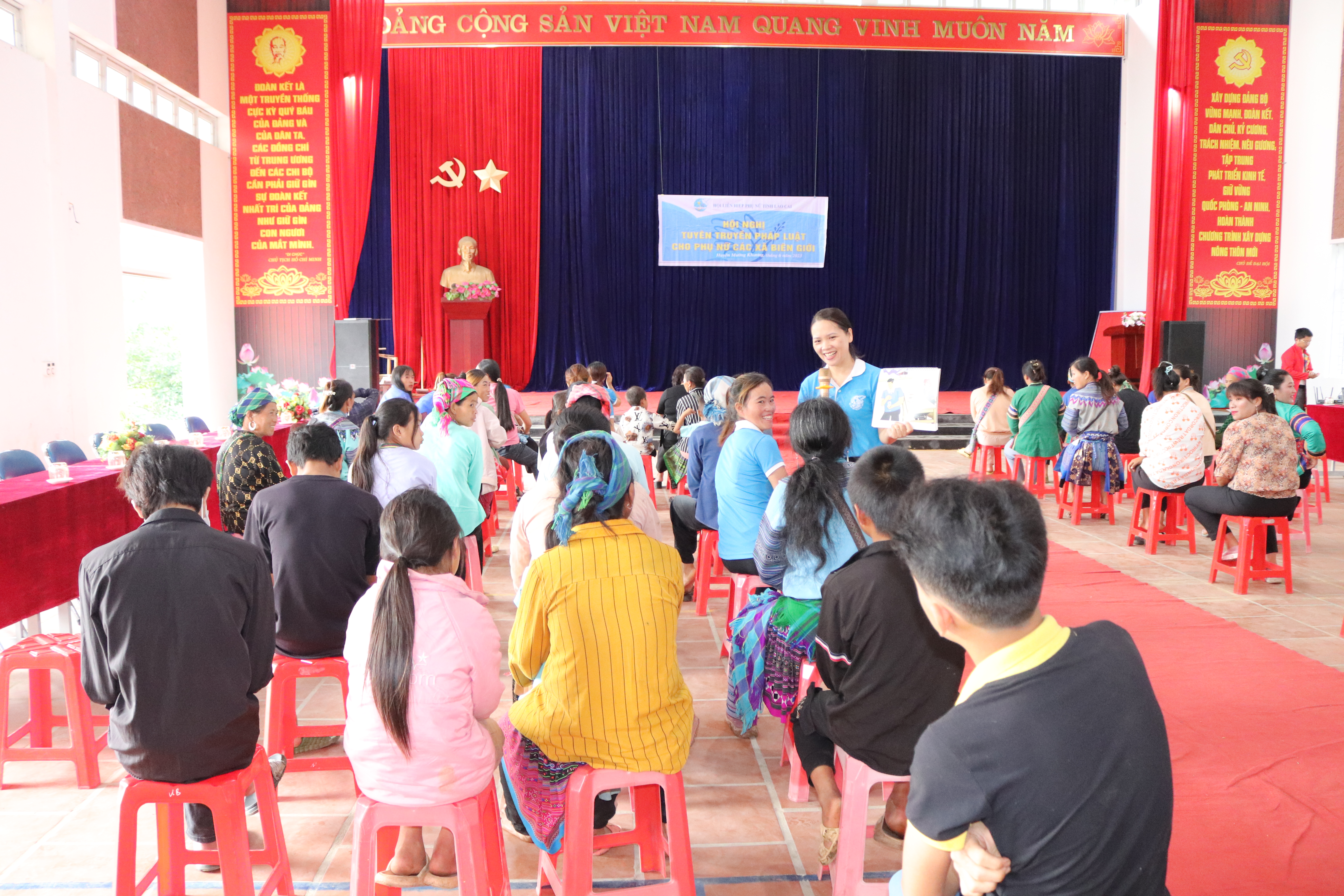 Hội nghị thu hút đông đảo hội viên, phụ nữ và người dân địa phương tham dự. IMG_5819.JPG