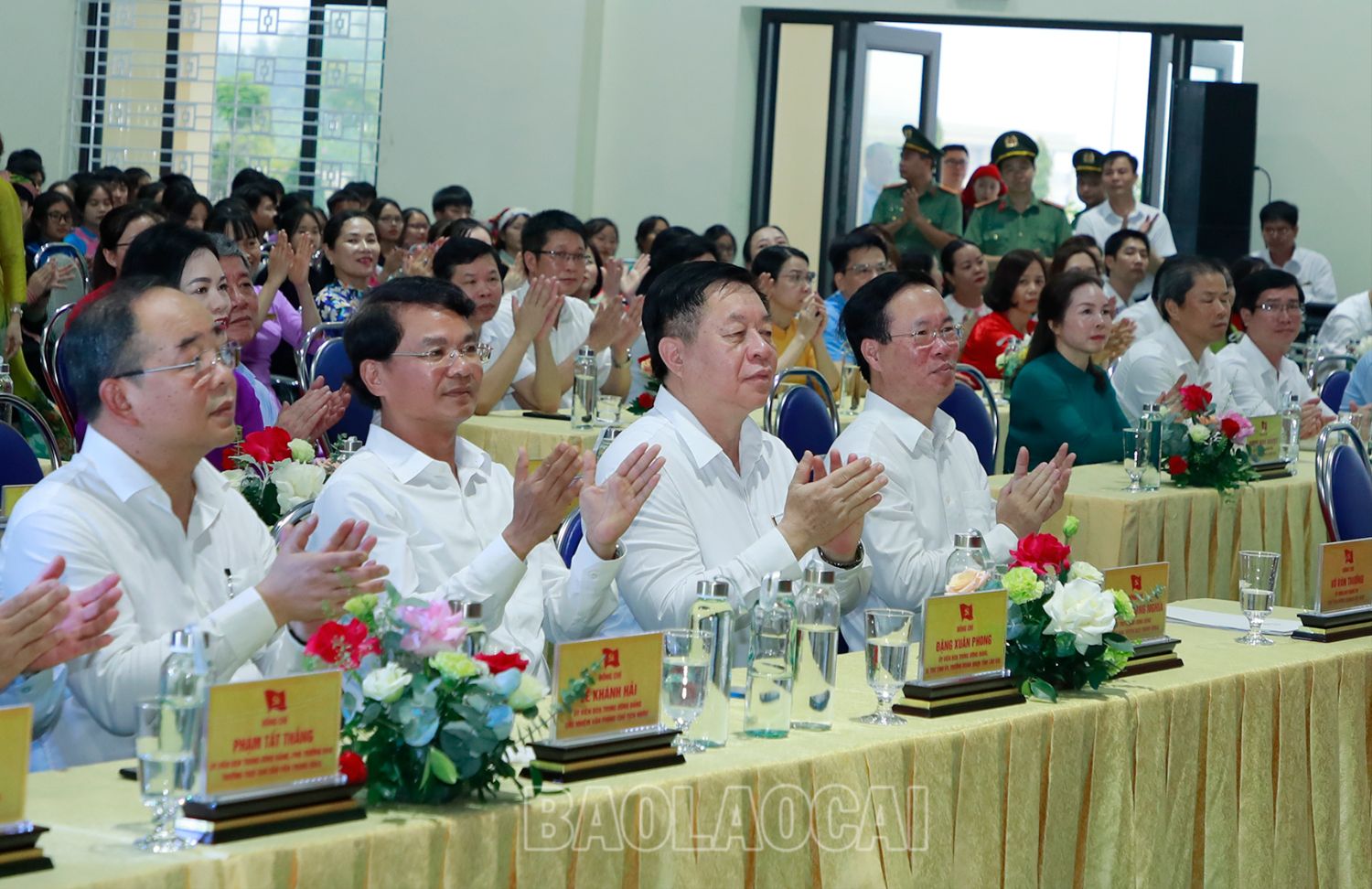 Các đại biểu thăm Trường THPT Dân tộc nội trú tỉnh Lào Cai. _MGL2058.jpg
