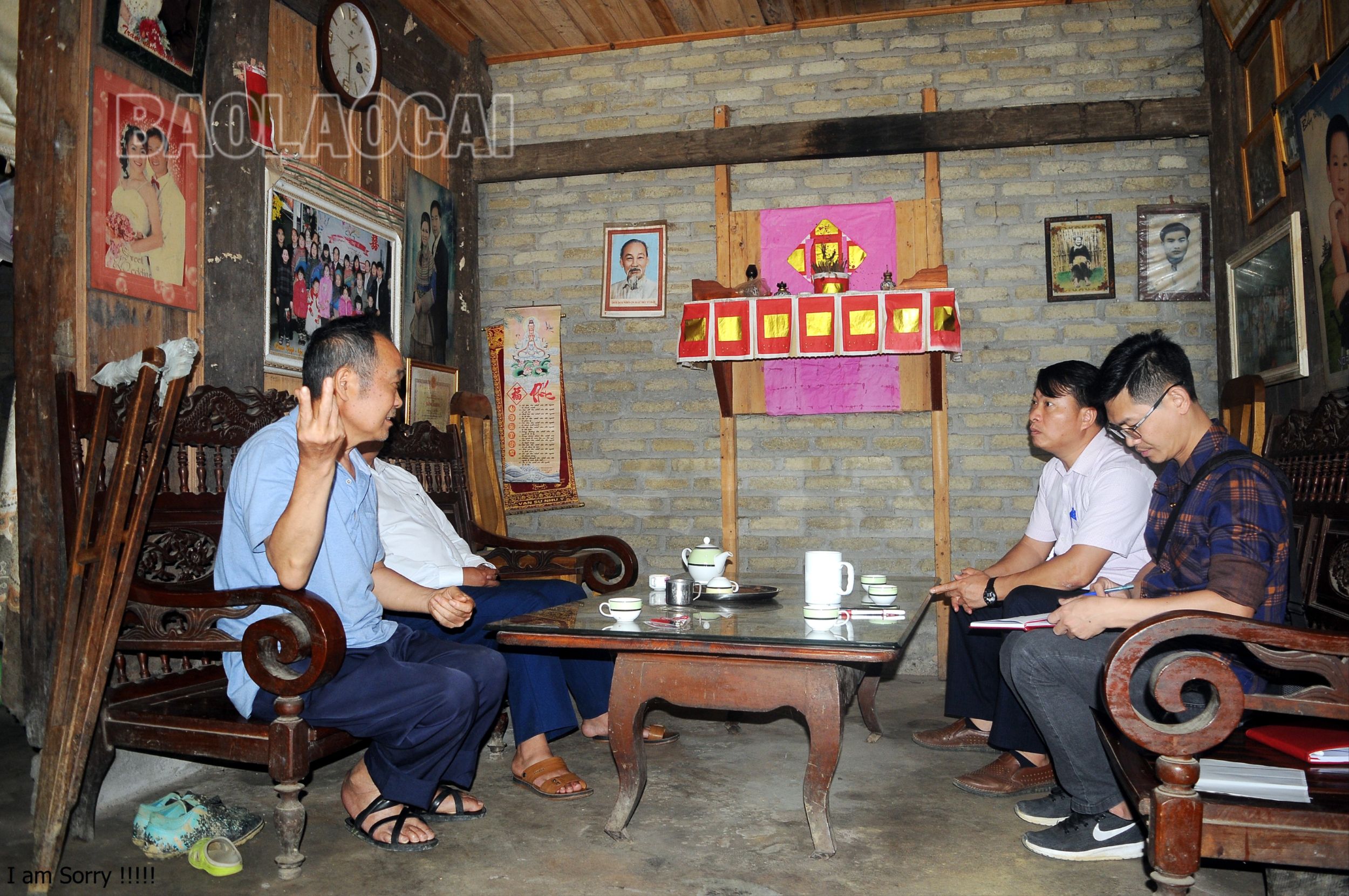 Ông Lý Xuân Diu kể về tinh thần học tập của con em xã Bản Phố sau ngày Bác Hồ viết báo khen ngợi. 3.jpg