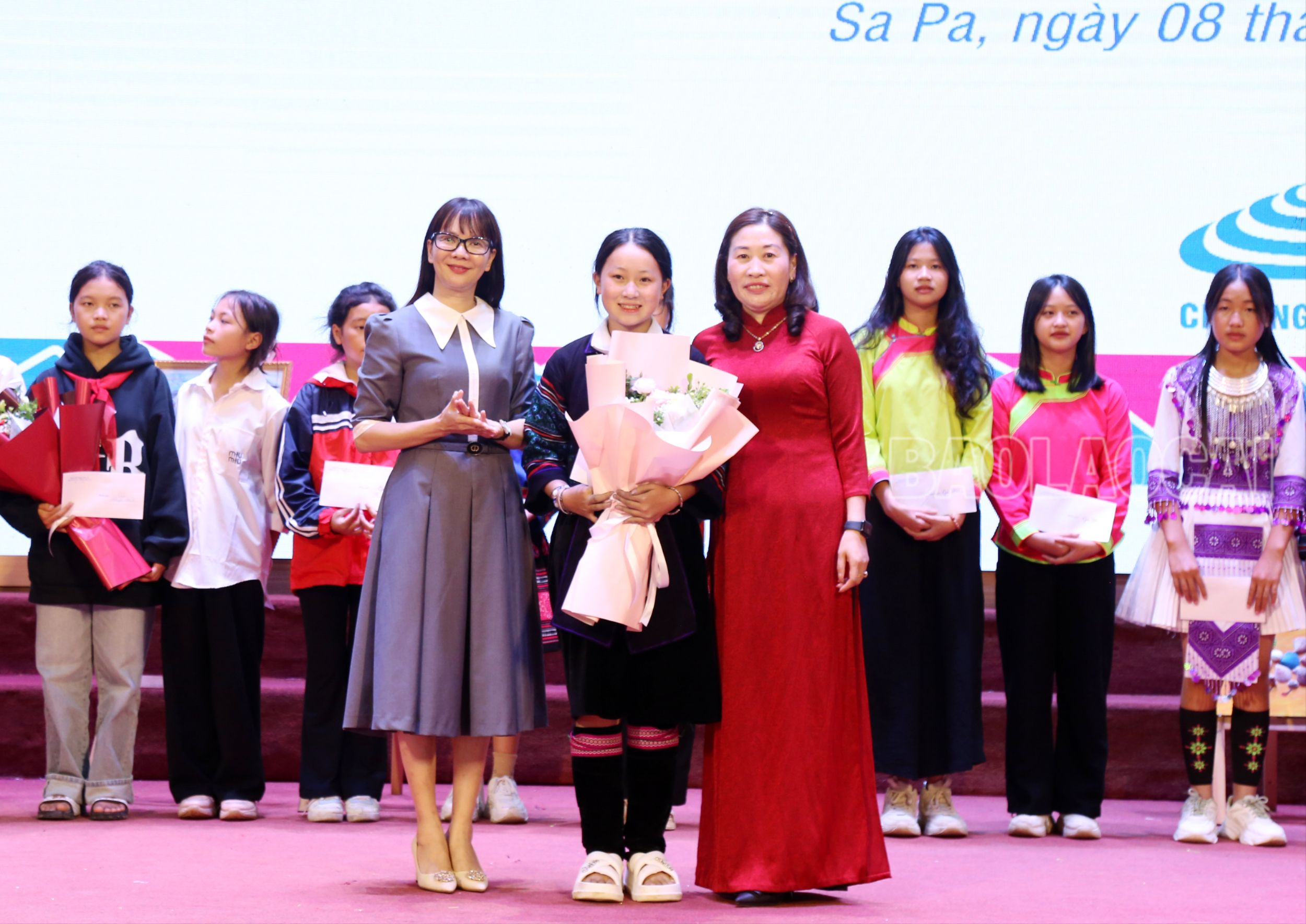 Trao giải Nhất cho nội dung video clip. 7322.jpg