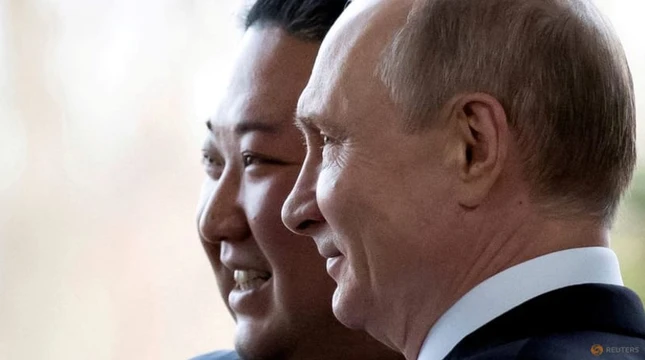Tổng thống Nga Vladimir Putin và Chủ tịch Triều Tiên Kim Jong Un trong cuộc gặp tại Vladivostok năm 2015.