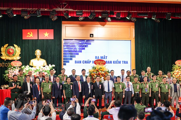 Đại hội có sự tham dự của gần 200 đại biểu là hội viên Hiệp hội An ninh mạng quốc gia từ các cơ quan, tổ chức, doanh nghiệp, chuyên gia, học giả uy tín trong lĩnh vực an ninh mạng. vnp_hiep_hoi_an_ninh_mang_viet_nam15.jpg