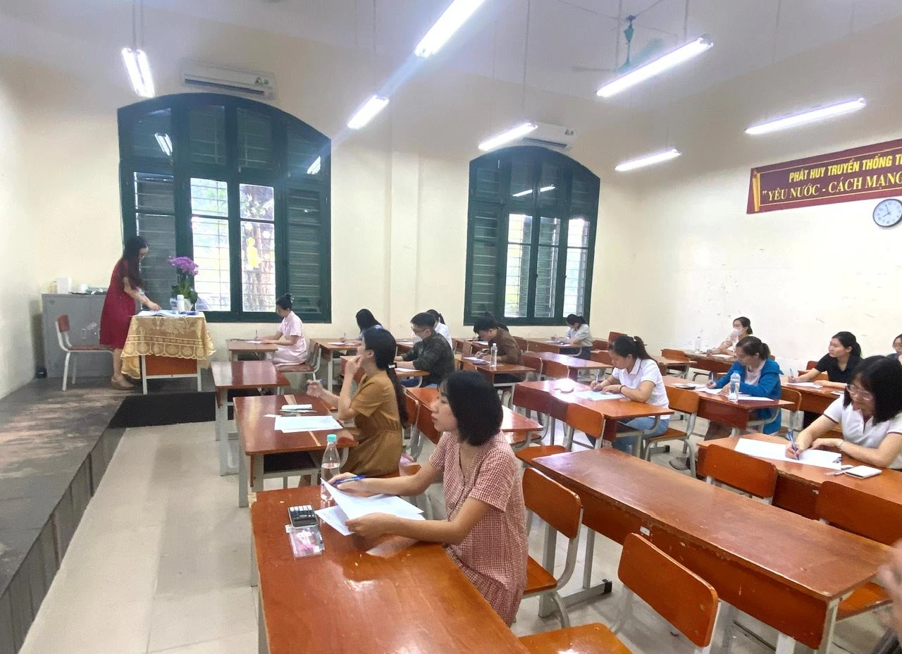 Giáo viên Hà Nội tham gia kỳ tuyển dụng viên chức năm 2023.