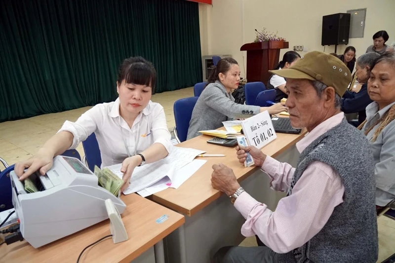 Việc điều chỉnh tăng lương thể hiện sự quan tâm của Nhà nước đối với những người nghỉ hưu, trợ cấp trước năm 1995, góp phần thu hẹp khoảng cách giữa người có mức lương hưu thấp và lương hưu cao.