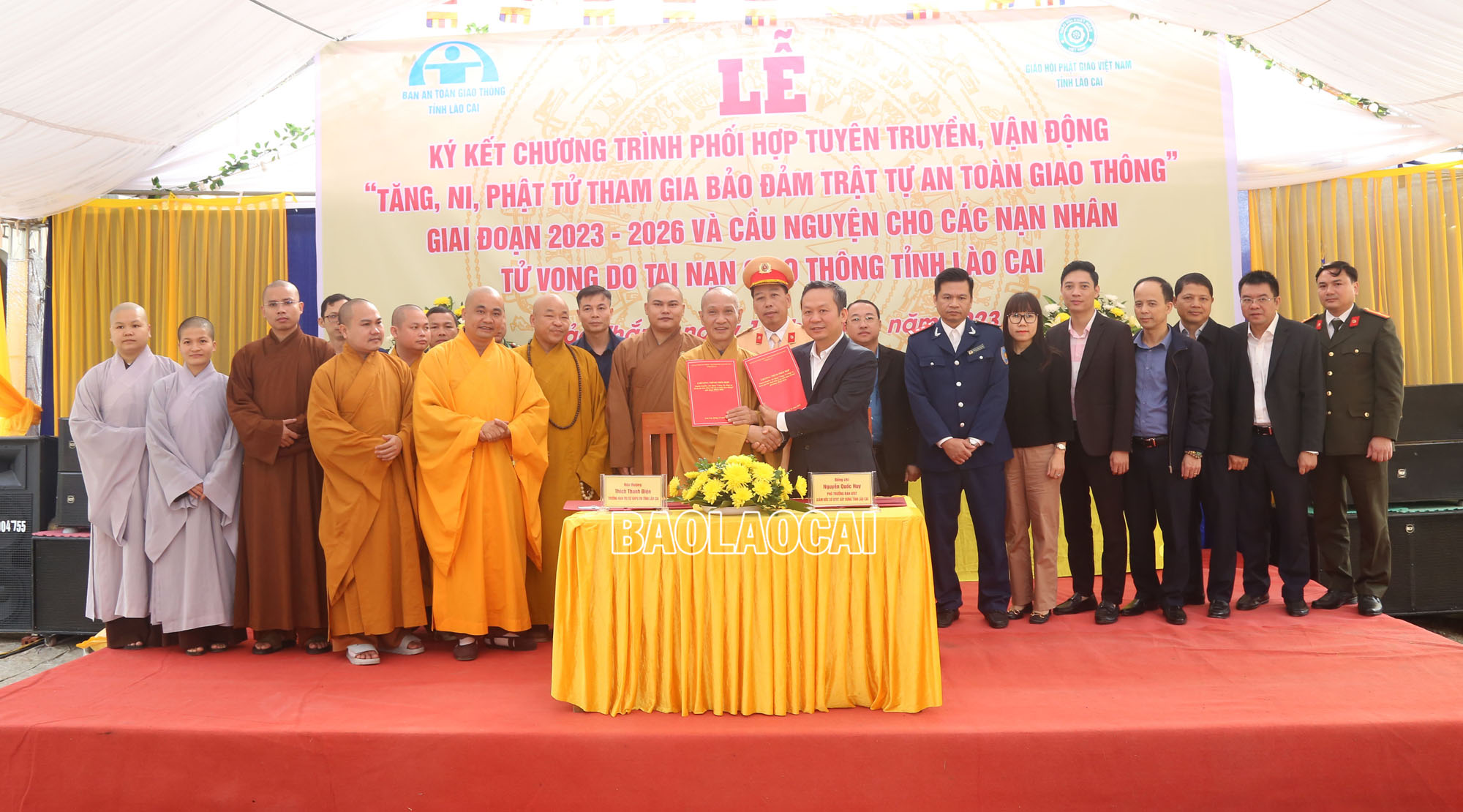 Ký kết Chương trình phối hợp tuyên truyền, vận động “tăng ni, phật tử tham gia bảo đảm trật tự, an toàn giao thông”. A2.jpg