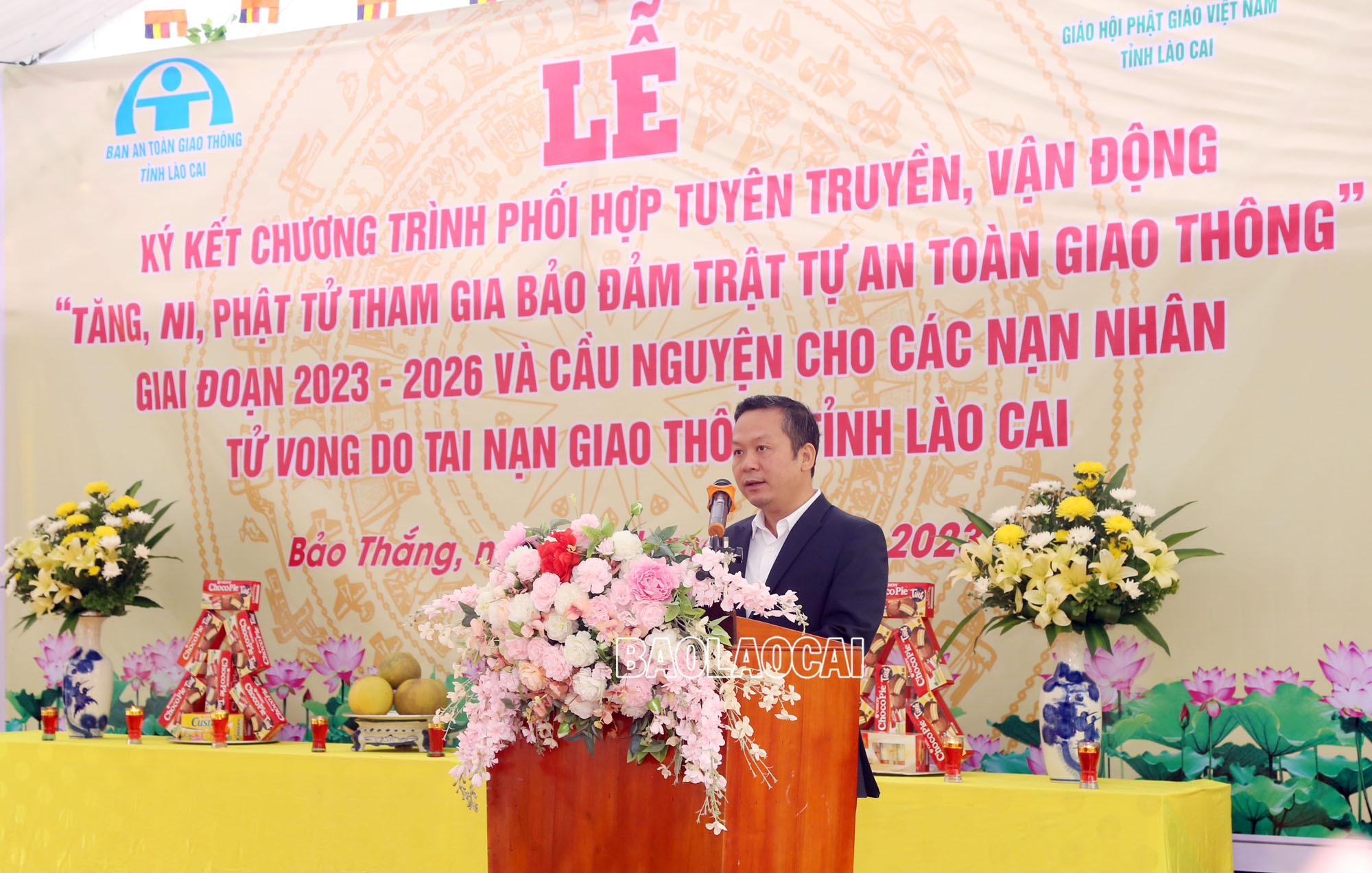Ông Nguyễn Quốc Huy, Giám đốc Sở Giao thông vận tải - Xây dựng, Phó Trưởng Ban An toàn giao thông tỉnh phát biểu tại buổi lễ. A8.jpg