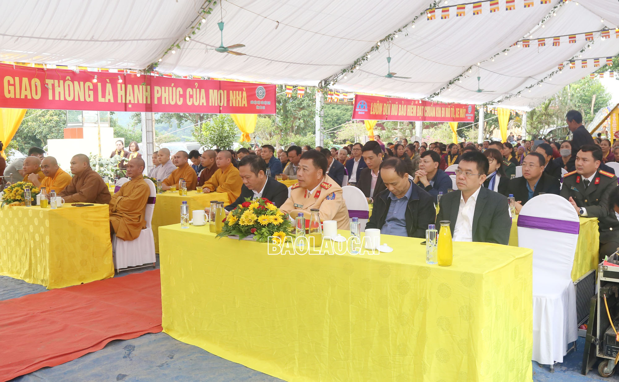 Các đại biểu tham dự buổi lễ. A5.jpg