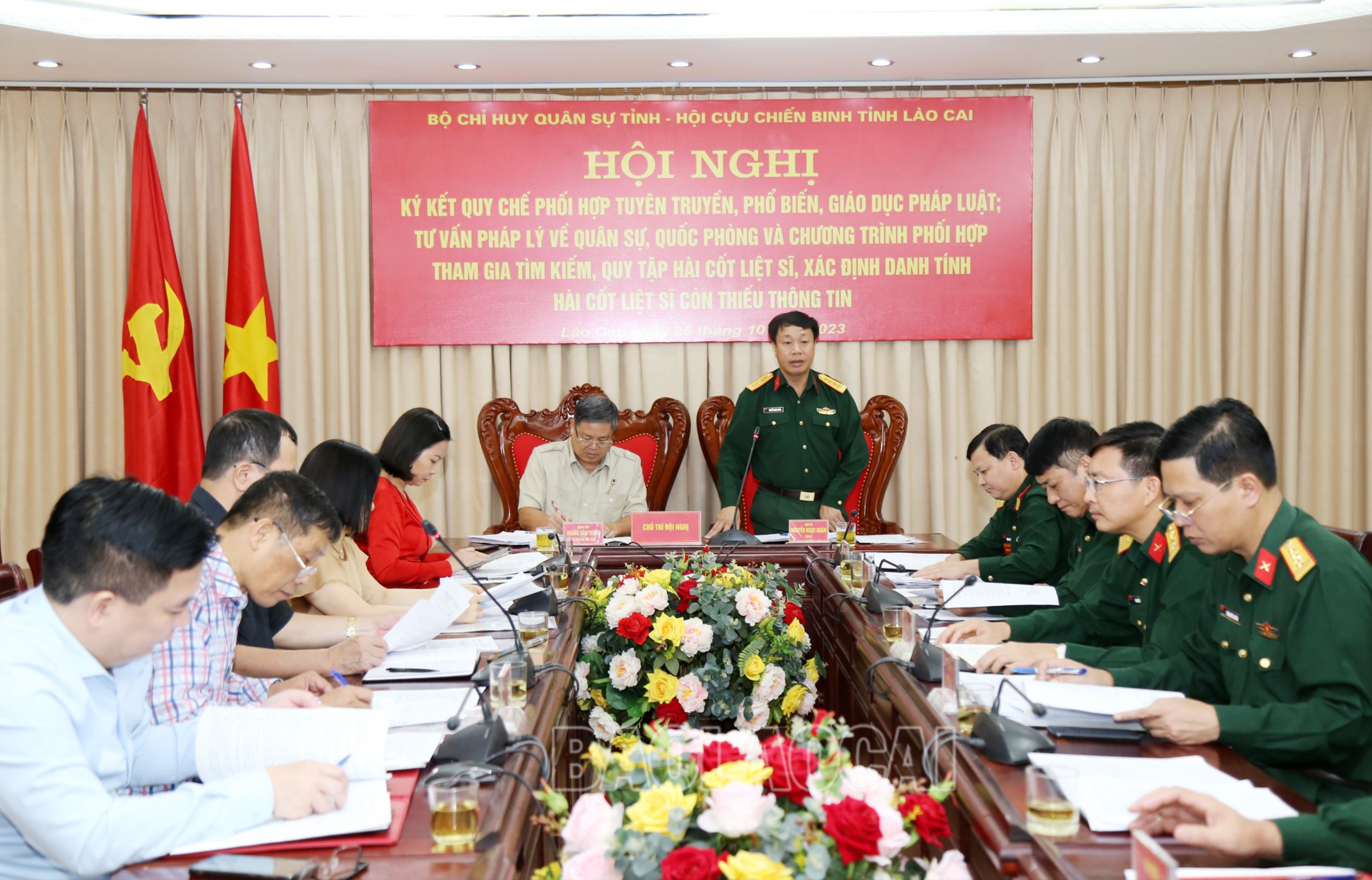 Chính ủy Bộ Chỉ huy Quân sự tỉnh phát biểu tại hội nghị. 0436.jpg