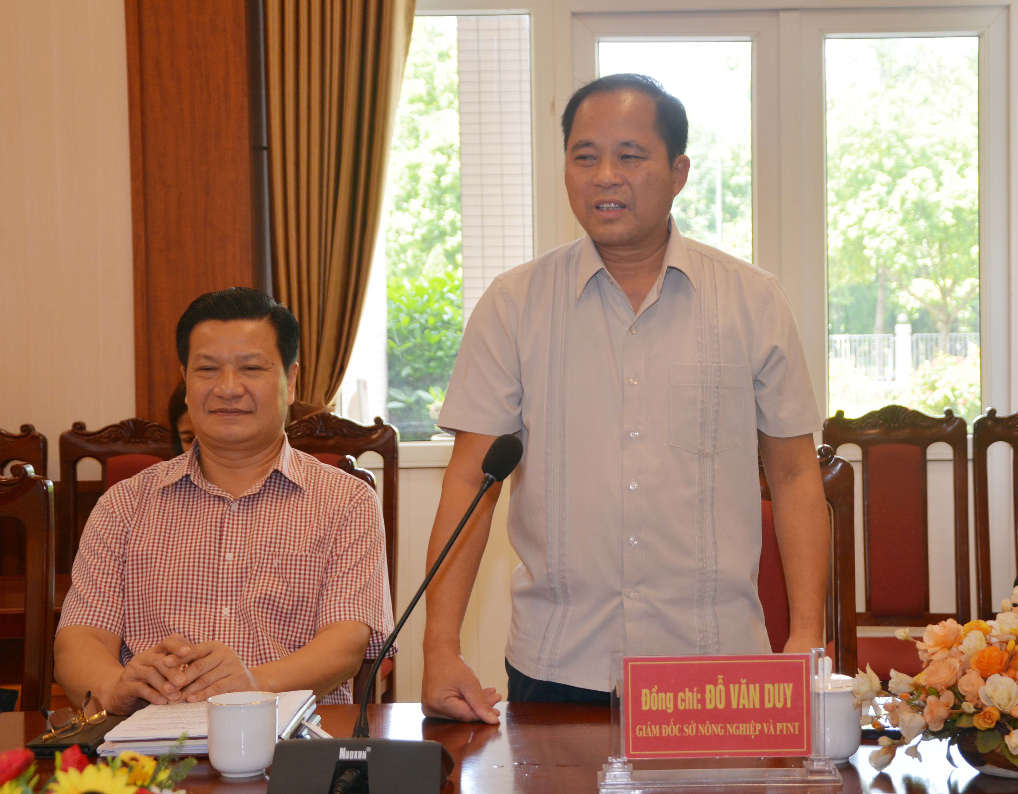 Giám đốc Sở Nông nghiệp và phát triển nông thôn Đỗ Văn Duy phát biểu ý kiến tại hội nghị. DSC_7745.JPG