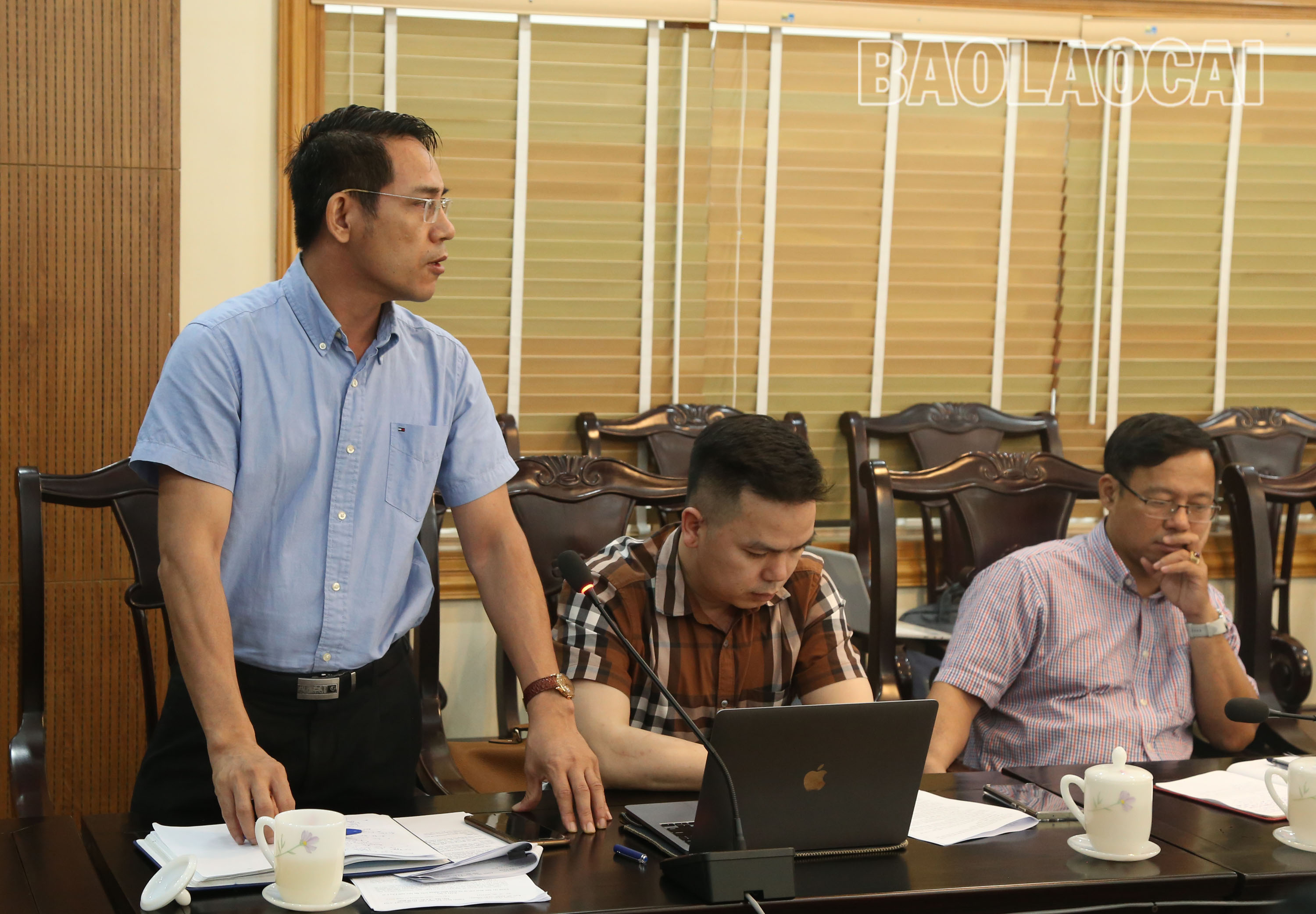 Các đại biểu thảo luận tại buổi làm việc. A1 (7).JPG