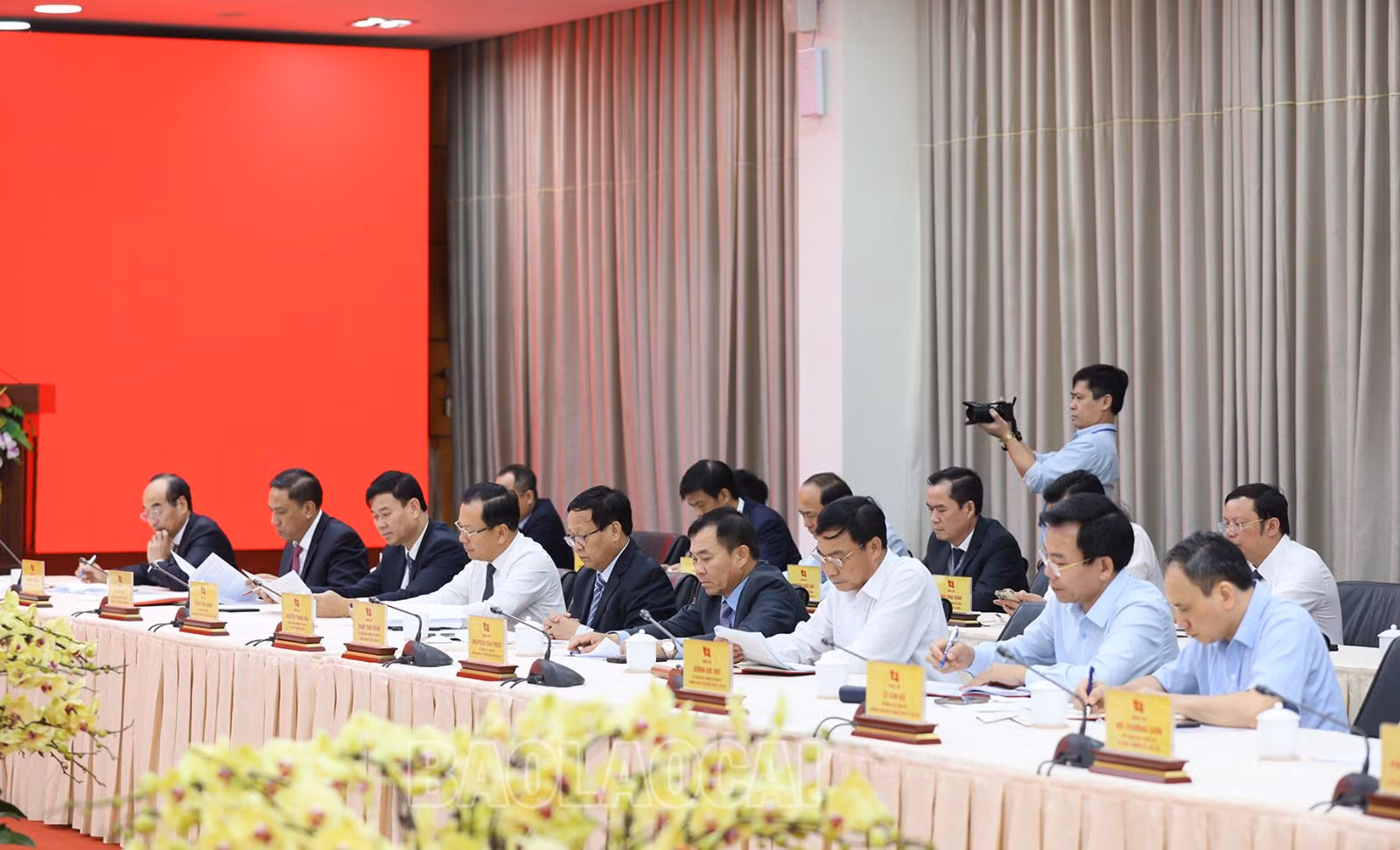 Các đồng chí Ủy viên Ban Thường vụ Tỉnh ủy tham dự buổi làm việc..JPG