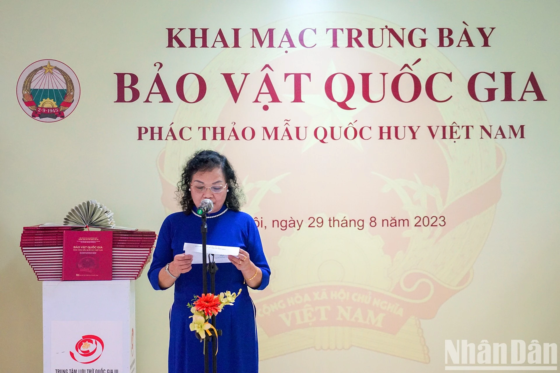 Bà Nguyễn Thị Minh Thủy nói (con gái cố họa sĩ Bùi Trang Chước) chia sẻ: "Tôi cảm thấy rất xúc động, tự hào khi những tài liệu, hình ảnh quý của bố tôi được trưng bày, giới thiệu tại triển lãm. Để ra được bản phác thảo cuối cùng bố tôi đã mất rất nhiều công sức, nghiên cứu ngày đêm để được nhà nước công nhận".