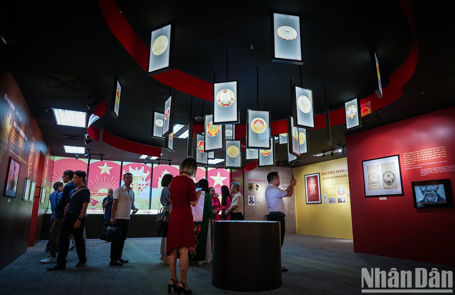 Với diện tích khoảng 150 mét vuông, Trưng bày giới thiệu gần 200 hiện vật gốc, tài liệu, hình ảnh về cuộc đời, sự nghiệp của Danh họa Bùi Trang Chước.