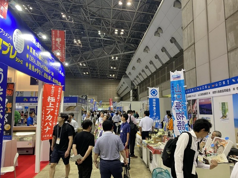 Khách tham quan Triển lãm Công nghệ và Thủy sản quốc tế lần thứ 25 tại Tokyo, Nhật Bản.